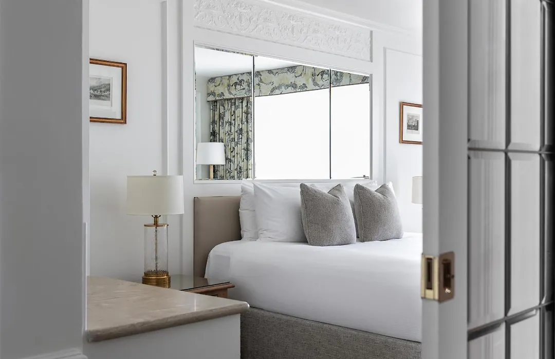 Wedgewood Hotel & Spa - Relais & Chateaux-1